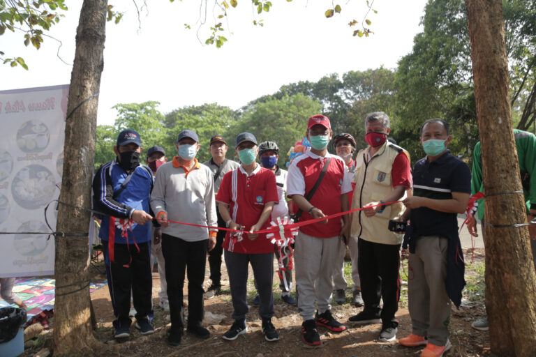 Peduli Ekonomi Kerakyatan, Unila Buka Pasar Rakyat