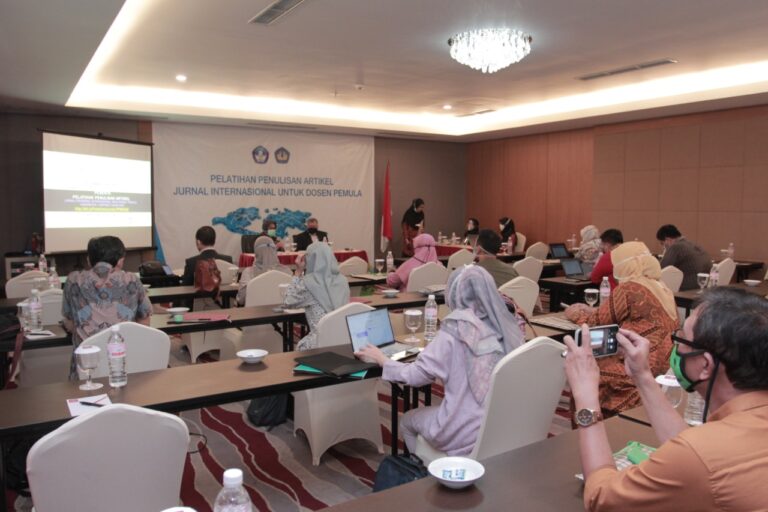 Tumbuhkan Minat Menulis, LPPM Latih Dosen Pemula Menulis Jurnal