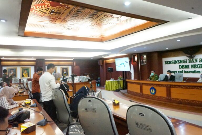 Konferensi Pers Terkait Penanganan Covid-19 di Unila