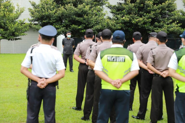 Tingkatkan Kedisiplinan, Warek BUK Beri Pengarahan Satpam