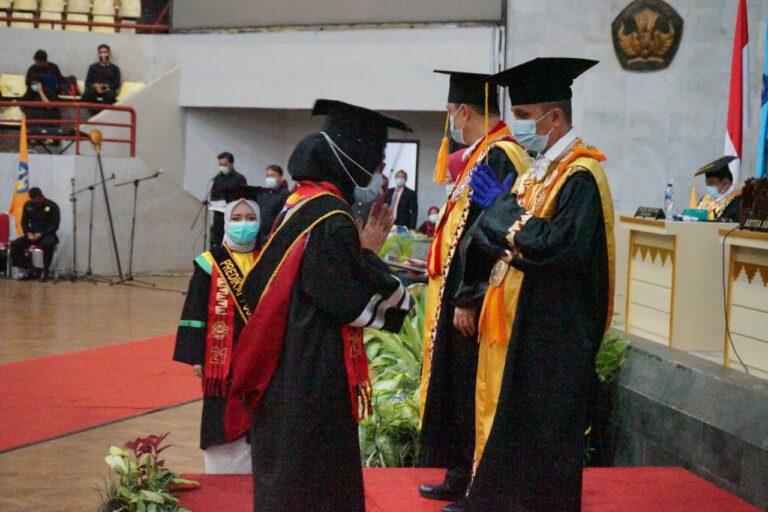743 Mahasiswa Ikuti Wisuda Online Periode III