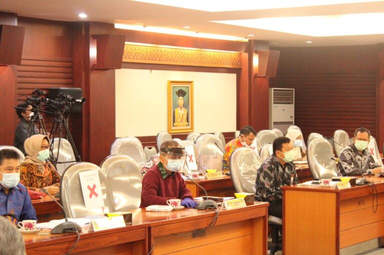 Unila Usulkan Honoris Causa untuk Herman HN dan Margaret J Kartomi