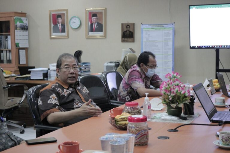 Brainstorming dan Penyusunan Program Website Versi Bahasa Inggris