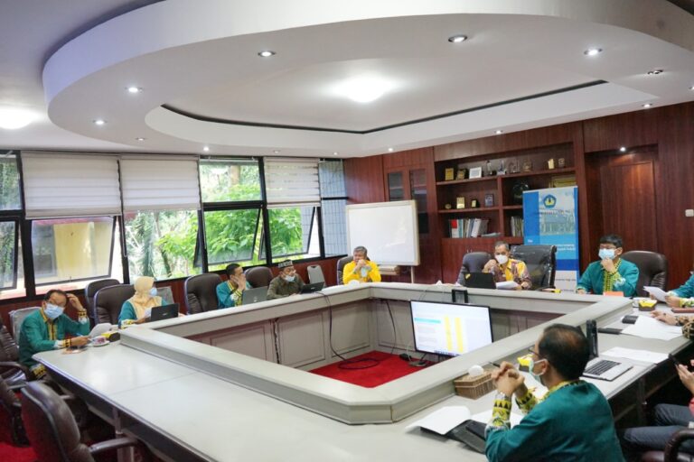 Tentukan Target Kinerja, Rektor Gelar Rapat Terbatas