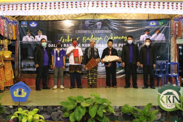 Monitoring Mahasiswa KKN di Desa Cikoneng