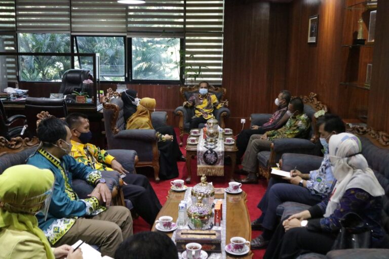 Rektor Terima Audiensi KPID Provinsi Lampung