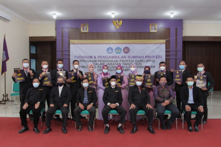 385 Guru Profesional Laksanakan Yudisium dan Sumpah Profesi