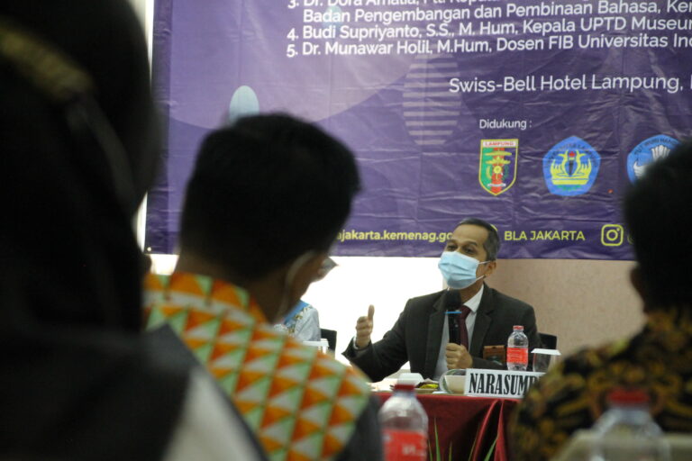 Rektor Narasumber Penyusunan Draf Awal Monografi Naskah Lampung