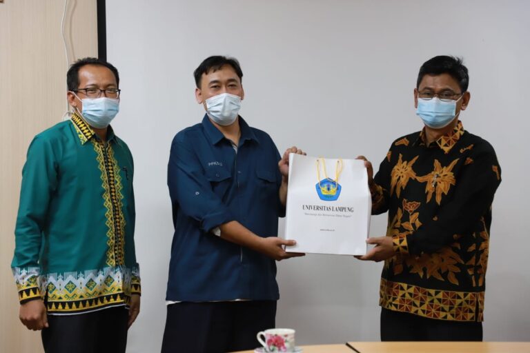 Penyerahan Laporan Monev Unila