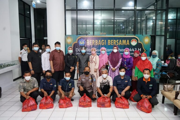 Bakti Sosial Ramadan, DWP Bagikan 210 Bingkisan
