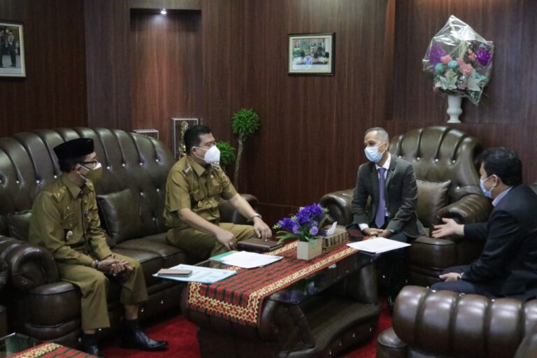 Rektor Terima Audiensi Bupati Lampung Tengah