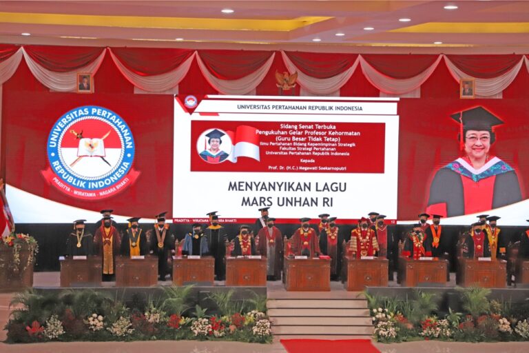 Rektor Penuhi Undangan Pengukuhan Profesor Kehormatan Megawati Soekarnoputri