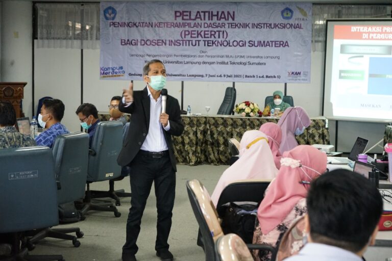 Rektor Narsum Pembekalan Pelatihan Pekerti Batch 2