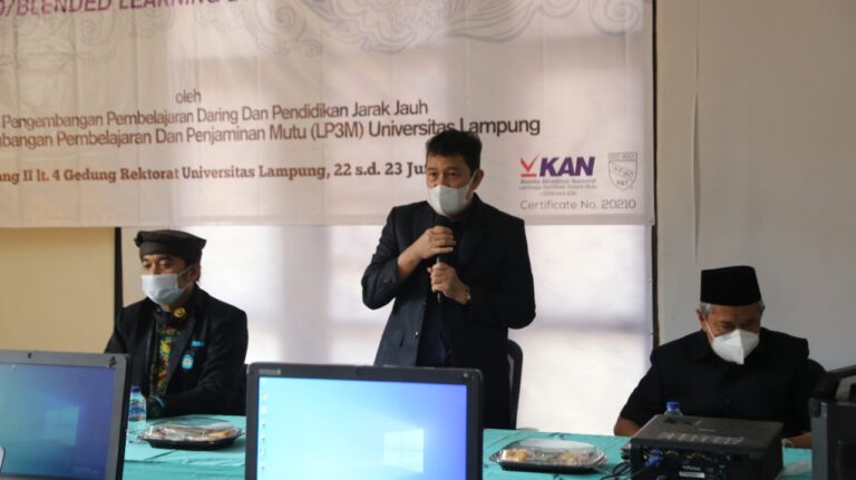 Pelatihan Penyusunan Modul Online dalam Pembelajaran Hybrid Era New Normal