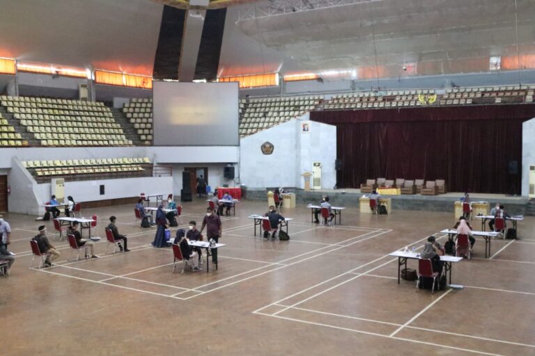 Mahasiswa Calon Penerima Beasiswa KIP Jalani Tes Wawancara