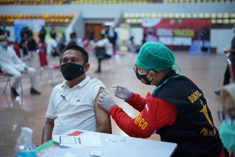 Optimasi Vaksinasi Batch 4 Bagi Keluarga Besar Unila ⁣ ⁣