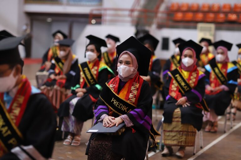 1.320 Mahasiswa Unila Ikuti Wisuda Periode I dan IV