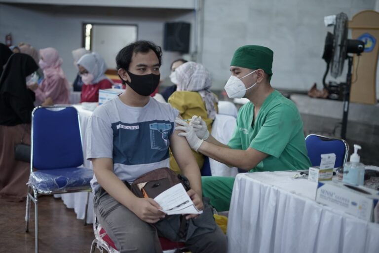 Unila Laksanakan Vaksinasi Batch 5 Dosis Kedua