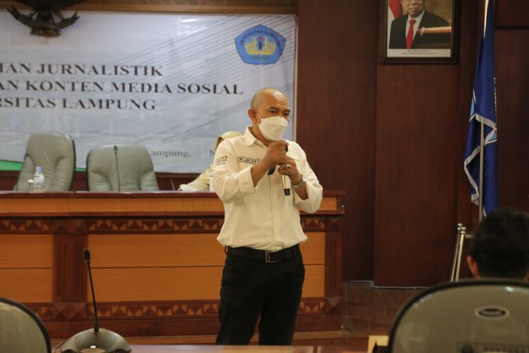 Berlatih dan Peka Bekal Utama Menulis