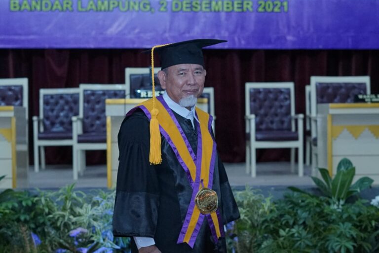 Guru Besar Ilmu Bimbingan dan Konseling Karier Dikukuhkan