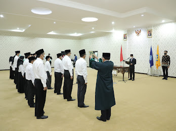 Pelantikan 13 Pejabat Fungsional dan 2 Dosen
