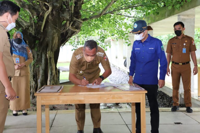 Penandatanganan NPHD dan Serah Terima Hibah Barang Milik Daerah Tubaba
