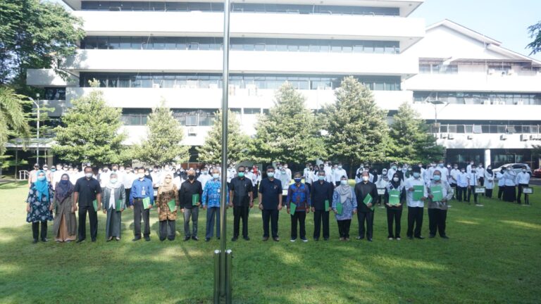 Penyerahan SK Dosen dan Tenaga Kependidikan Non-ASN Unila