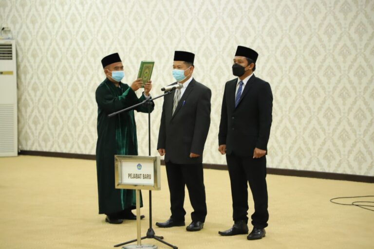 Rektor Lantik Kepala UPT Perpustakaan dan PKK