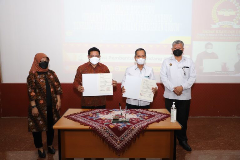 Penandatanganan Naskah MoU Unila dan Badan Keahlian DPR RI