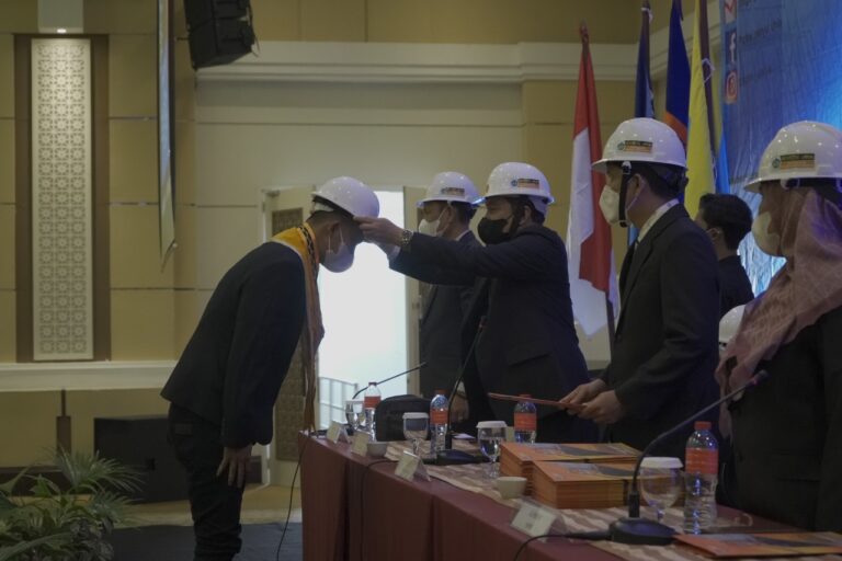 62 Insinyur Angkatan VII PSPPI-FT Unila Dikukuhkan