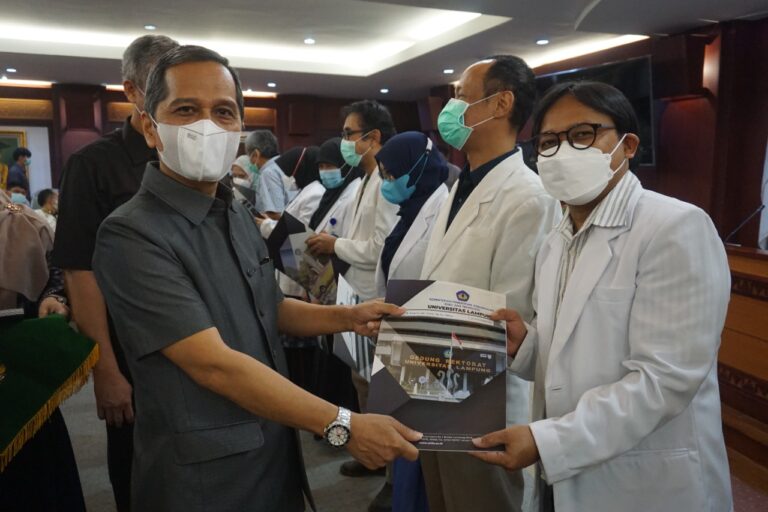 Penyerahan SK Jabatan Akademik kepada 48 Dosen Ber-NIDK Fakultas Kedokteran