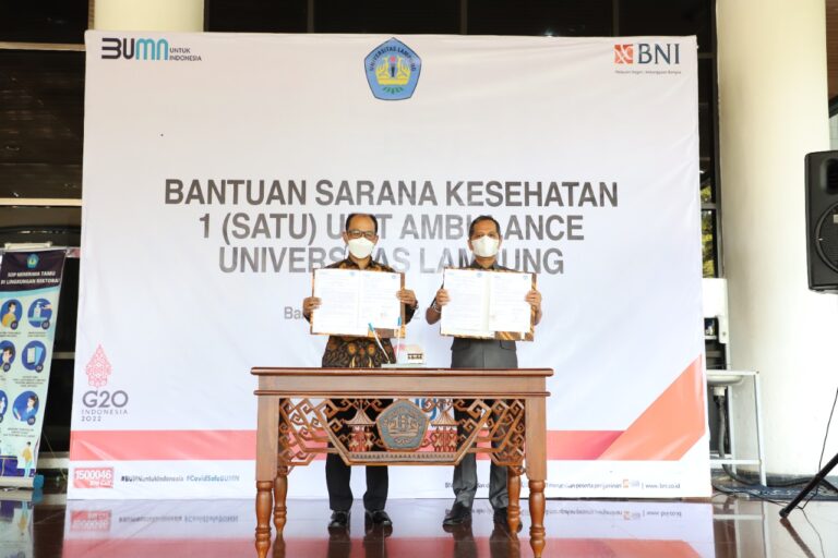 Penyerahan CSR Mobil Ambulans BNI kepada Unila