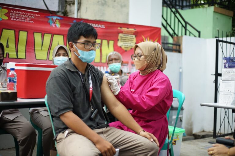 Unila-Polda Lampung Gelar Vaksinasi Booster