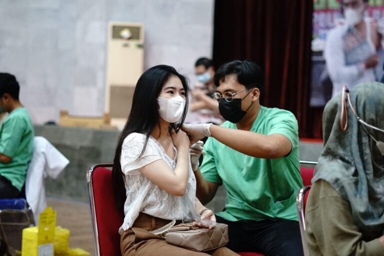 Jelang Mudik Lebaran, Unila-Polda Gelar Vaksinasi Booster Batch 2