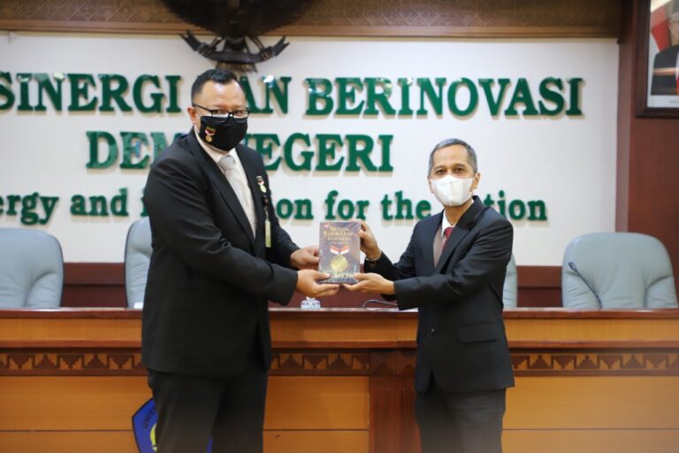 Unila Raih Rekor MURI “Webinar dengan Peserta Rektor dan Wakil Rektor Terbanyak”