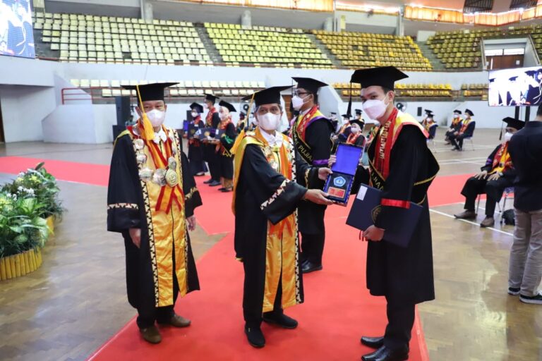 Unila Mewisuda 711 Mahasiswa 