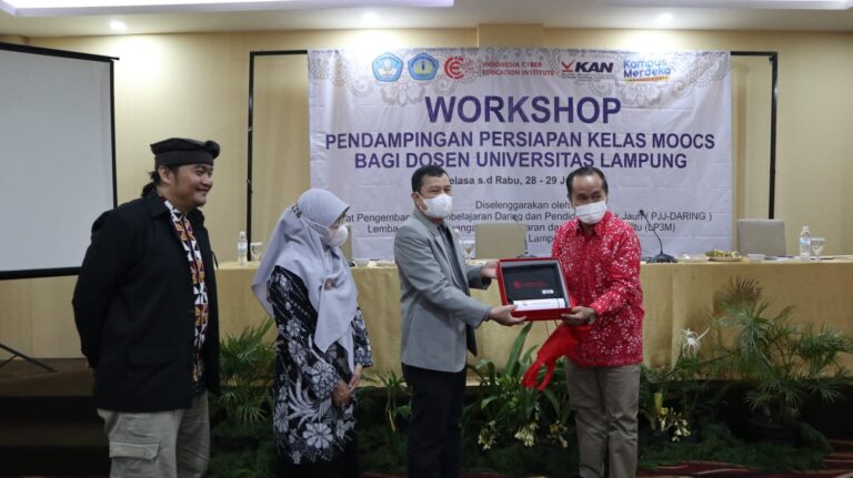 Pusat PJJ LP3M Gelar Workshop Pendampingan Persiapan Kelas MOOC Bersama ICE Institut