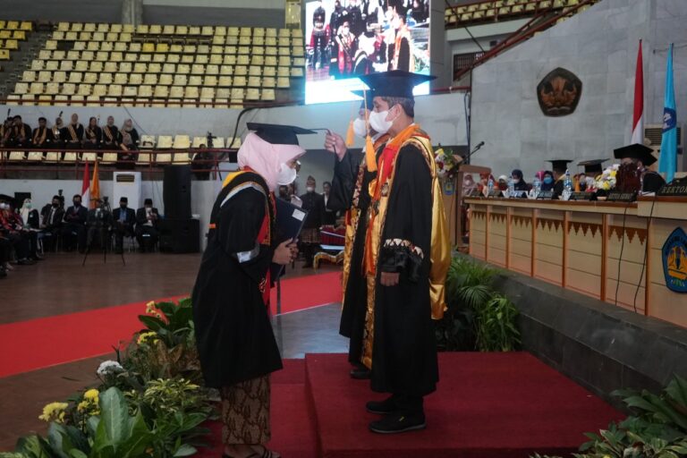 Unila Wisuda 939 Lulusan Secara Offline