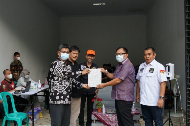 Donor Darah dan Penanaman Pohon IKA Unila