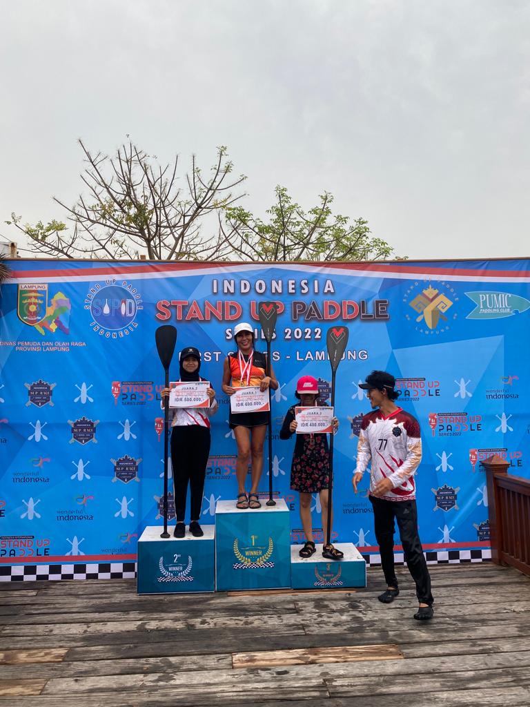 Dua Mahepel FEB Juarai Indonesia International SUP Board Series 2022