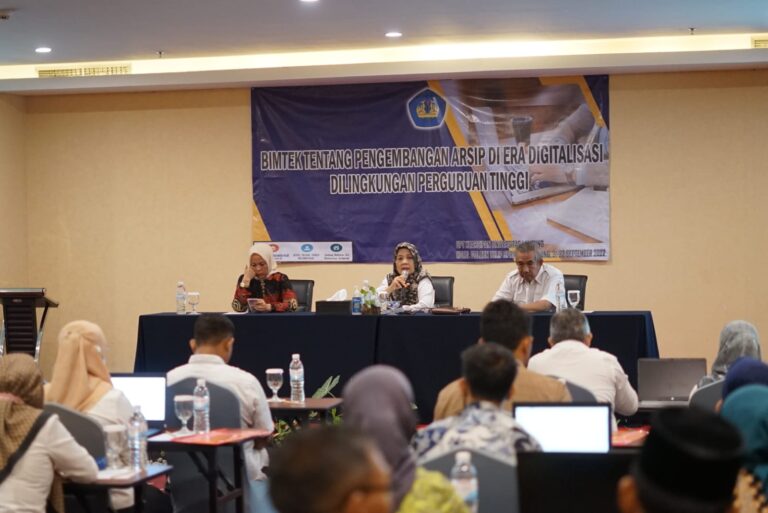 UPT Kearsipan Gelar Bimtek Pengembangan Arsip di Era Digitalisasi 