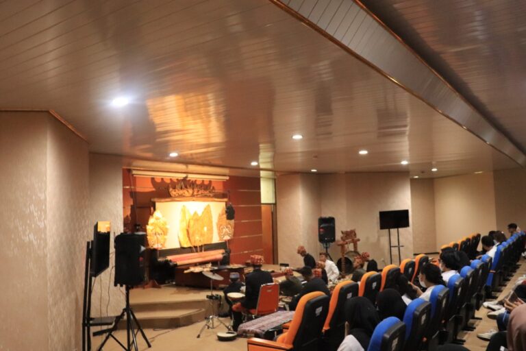 UPT Perpustakaan Gelar Pagelaran Wayang Sekelik