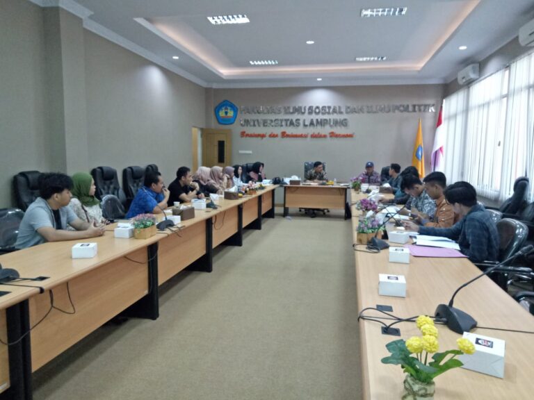 Prof. Yulianto Pimpin Rapat Pansus DPM Unila
