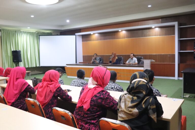 Perwakilan UPT Perpustakaan Untirta Sambangi Perpustakaan Unila