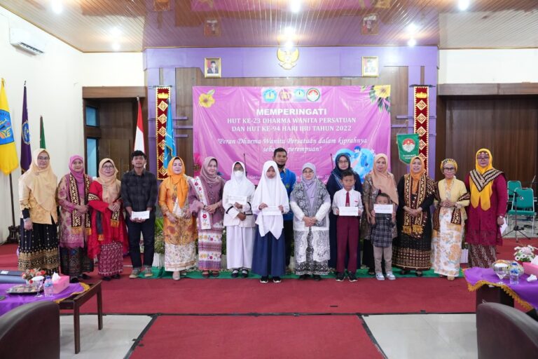 Peringati HUT ke-23 dan Hari Ibu, DWP Unila Bahas Peran Perempuan