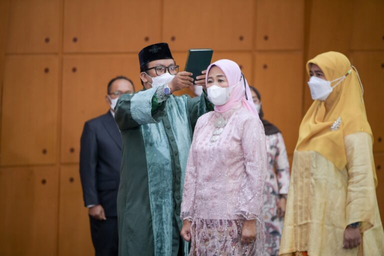 Prof. Lusmeilia Afriani Resmi Dilantik sebagai Rektor Unila Periode 2023-2027