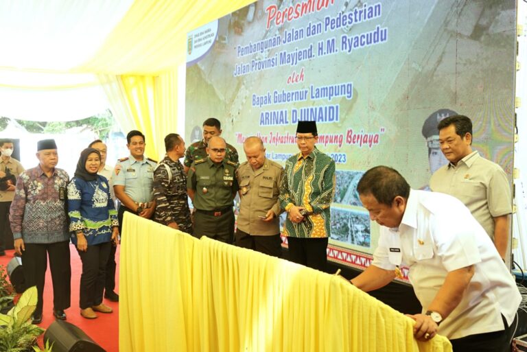 Rektor Terpilih Hadiri Peresmian Jalan Ryacudu