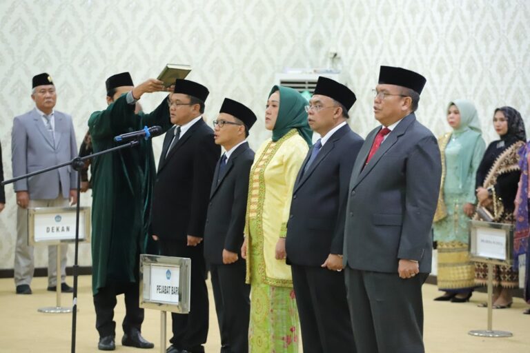 Prof. Lusmeilia Lantik Empat Warek dan Ketua LP2M Baru