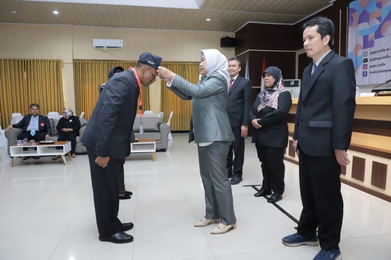Rektor Membuka Kegiatan Kuliah Perdana Angkatan X Pogram Studi Program Profesi Insinyur (PSPPI) FT Unila