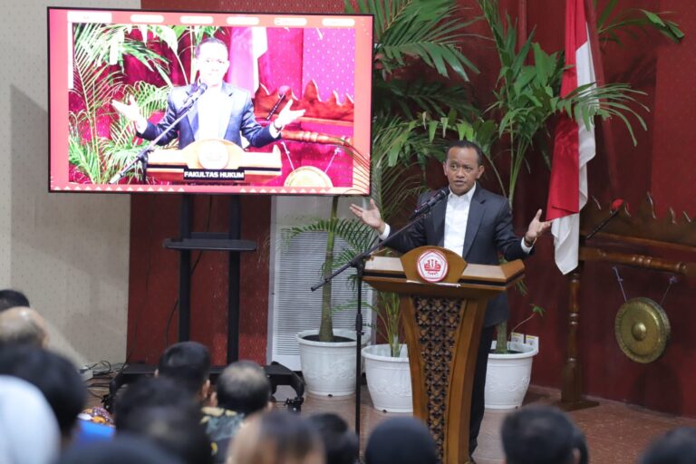 Semnas Implikasi Ciptaker FH Unila Hadirkan Menteri Investasi RI